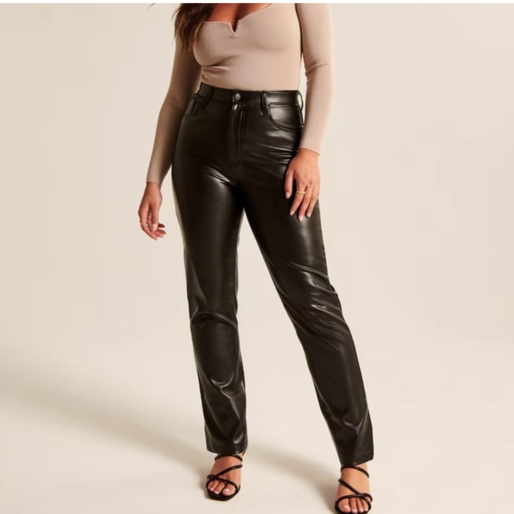 Abercrombie & Fitch 90’s Straight Ultra High Rise Vegan Pants Curve Love